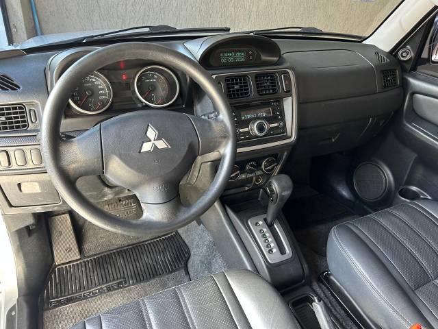 PAJERO TR4 2.0 4X2 AUT. - 2014/2015 - PRATA 6