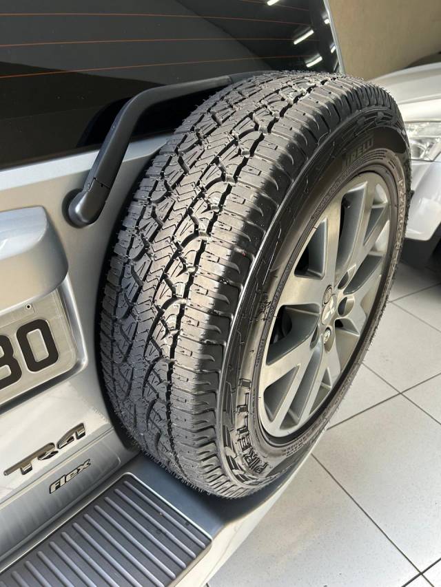 PAJERO TR4 2.0 4X2 AUT. - 2014/2015 - PRATA 16