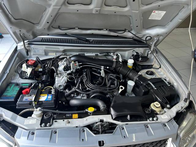 PAJERO TR4 2.0 4X2 AUT. - 2014/2015 - PRATA 18