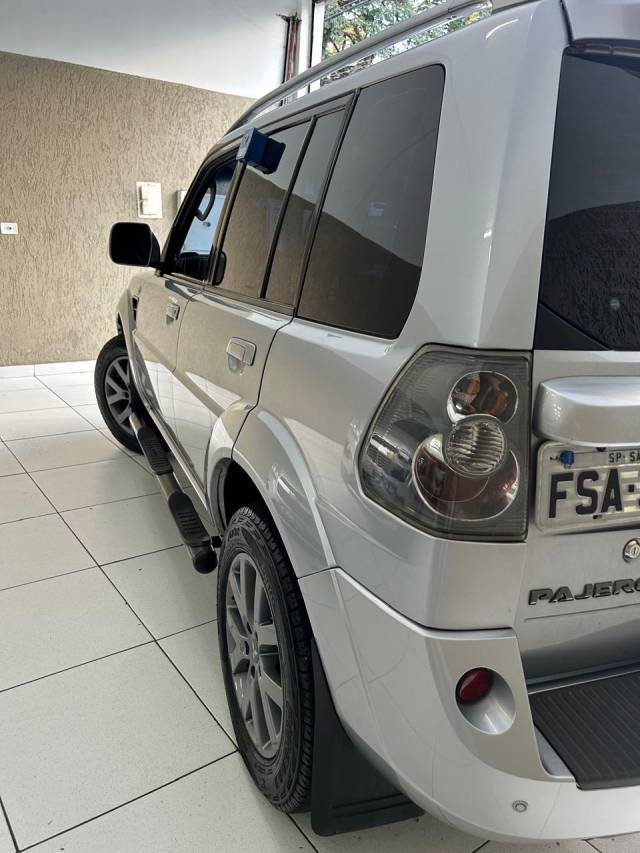 PAJERO TR4 2.0 4X2 AUT. - 2014/2015 - PRATA 24